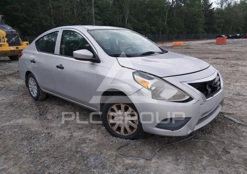 2017 Nissan VERSA фото