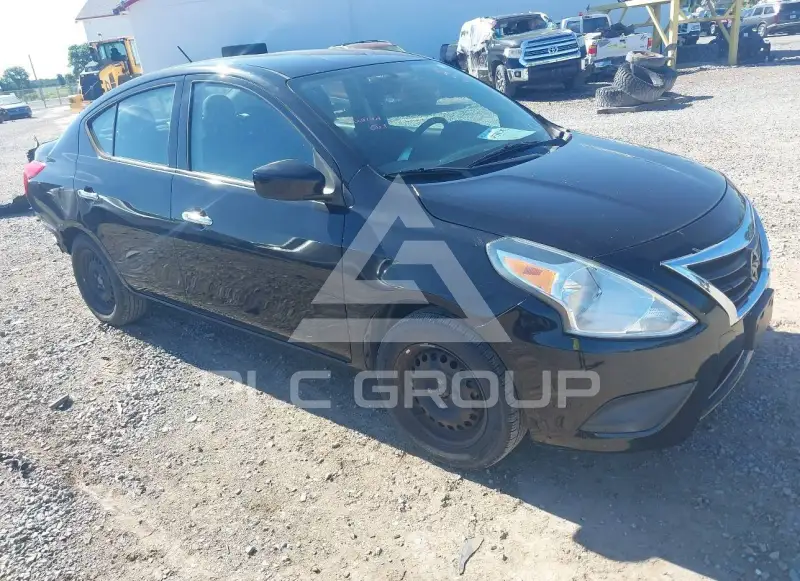 2017 Nissan VERSA photo