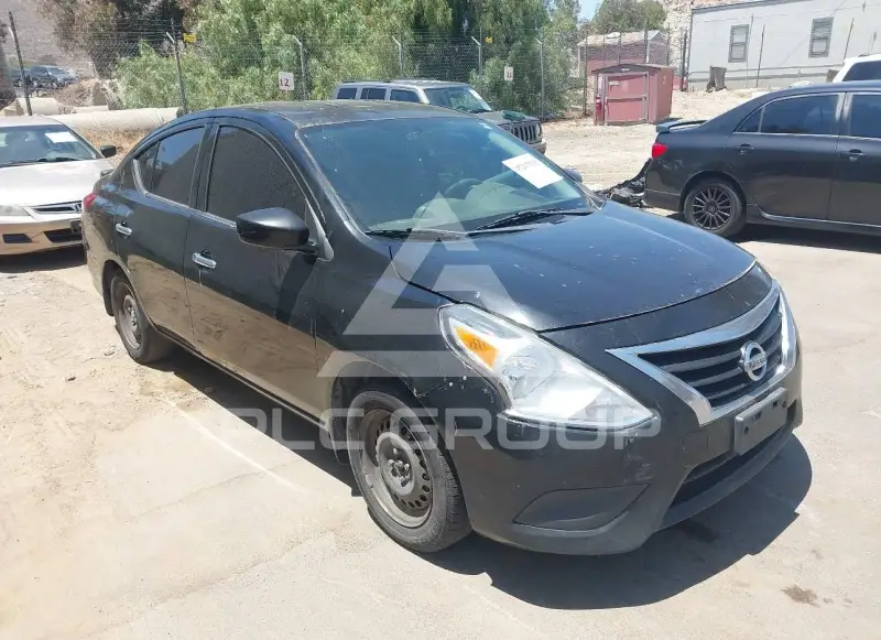 2017 Nissan VERSA photo