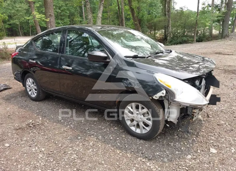 2017 Nissan VERSA photo