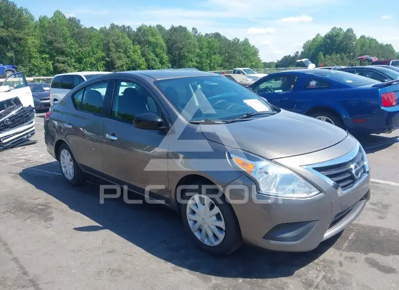 2017 Nissan VERSA фото