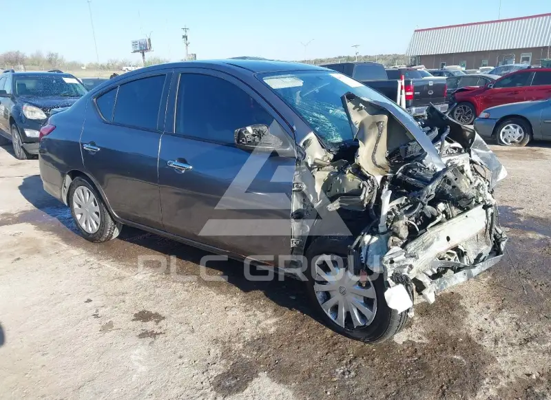 2017 Nissan VERSA фото