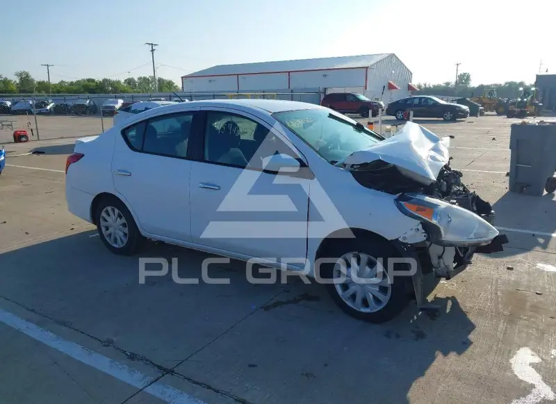 2017 Nissan VERSA photo