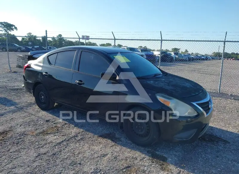 2017 Nissan VERSA фото