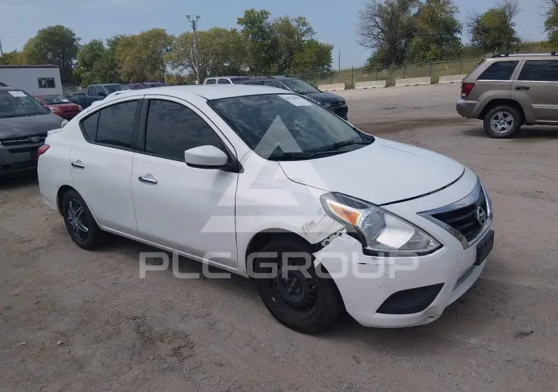 2017 Nissan VERSA photo
