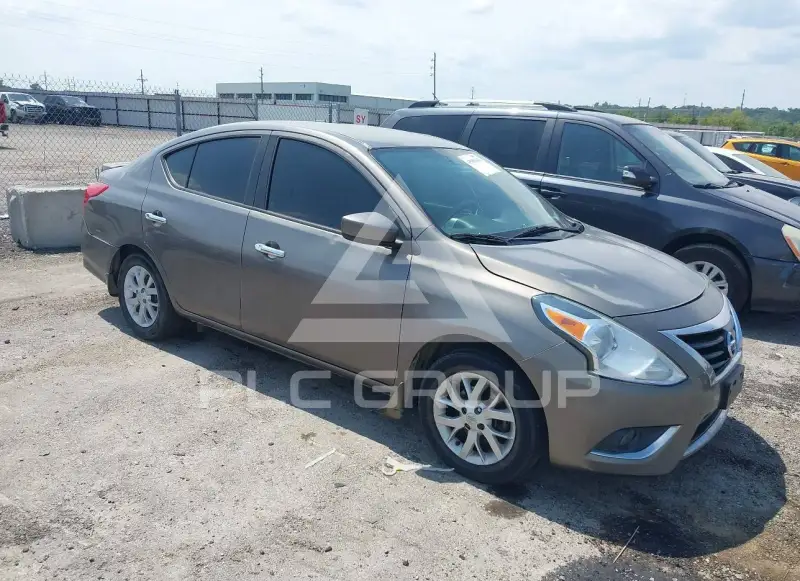 2017 Nissan VERSA фото