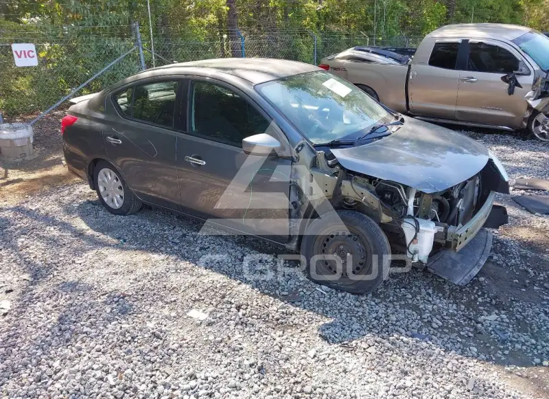 2017 Nissan VERSA фото