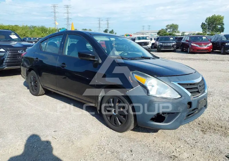 2017 Nissan VERSA фото