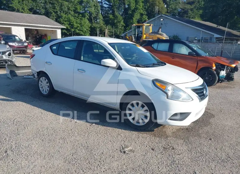 2017 Nissan VERSA photo