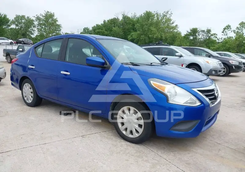 2017 Nissan VERSA photo