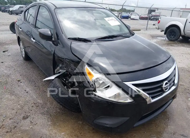 2017 Nissan VERSA фото
