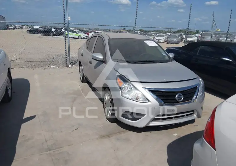 2017 Nissan VERSA фото