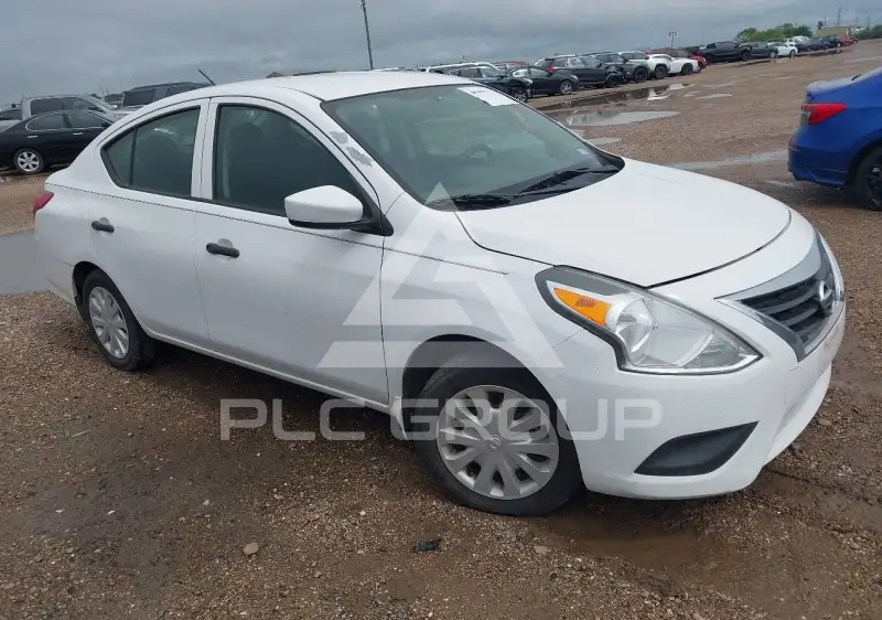2017 Nissan VERSA фото