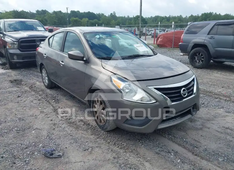 2017 Nissan VERSA photo