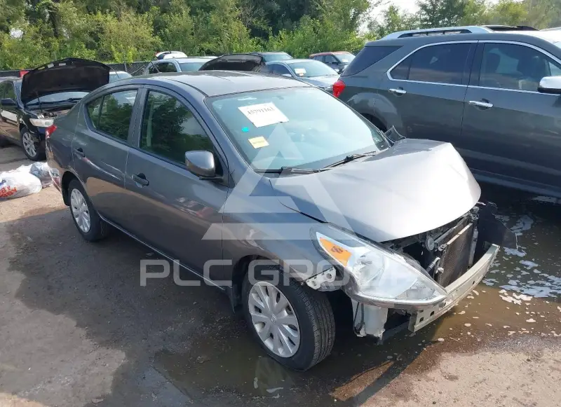 2017 Nissan VERSA фото