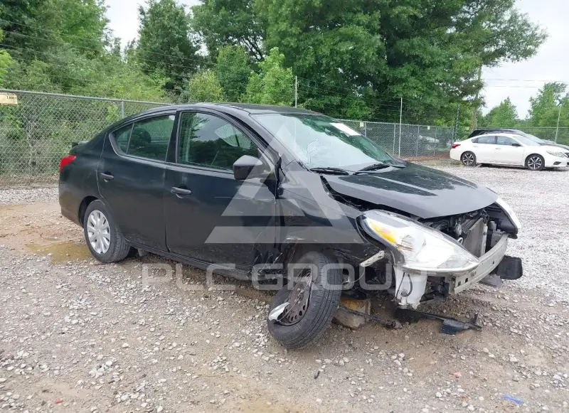 2017 Nissan VERSA фото