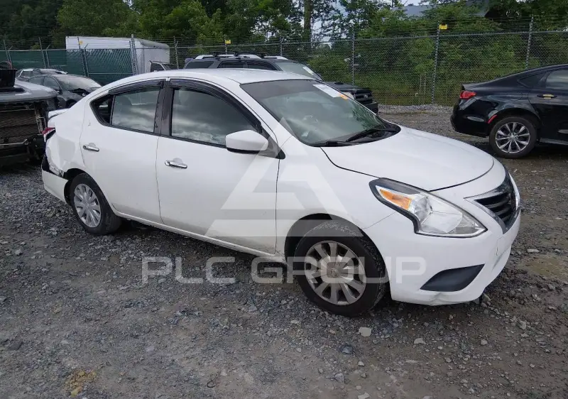 2017 Nissan VERSA photo