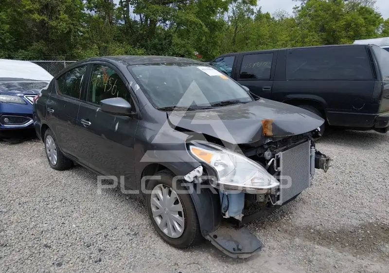 2017 Nissan VERSA фото