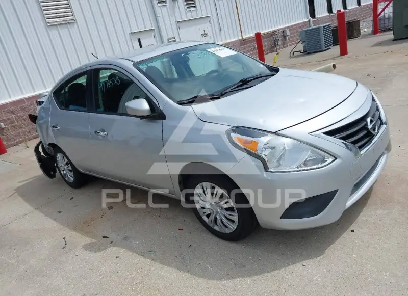 2017 Nissan VERSA фото