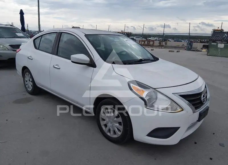 2017 Nissan VERSA фото