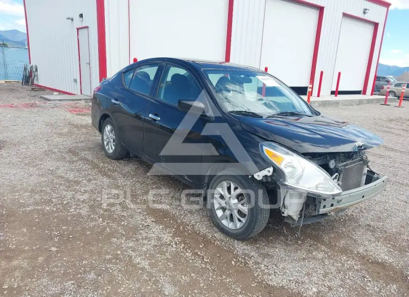 2017 Nissan VERSA photo