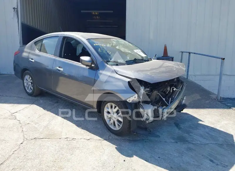2017 Nissan VERSA фото