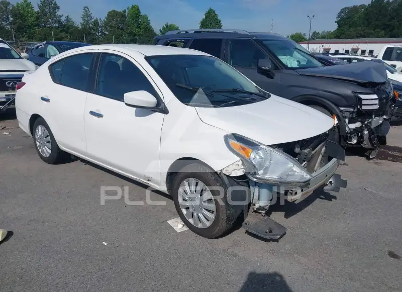 2017 Nissan VERSA фото