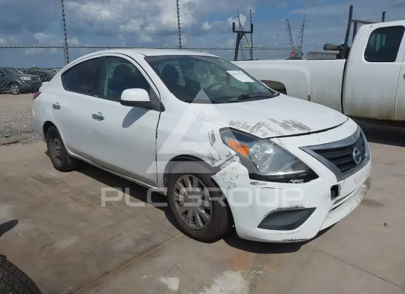 2017 Nissan VERSA фото