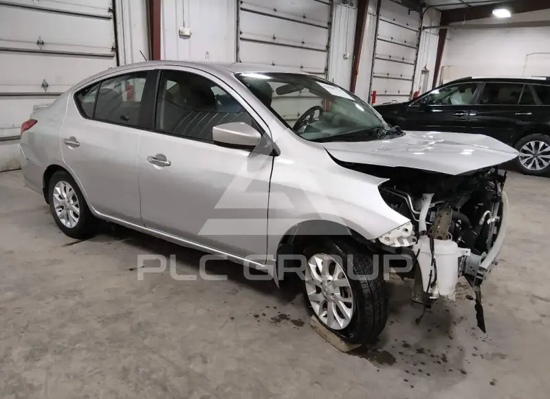 2017 Nissan VERSA фото