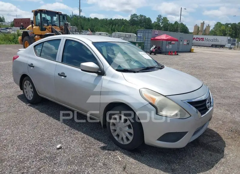 2017 Nissan VERSA photo