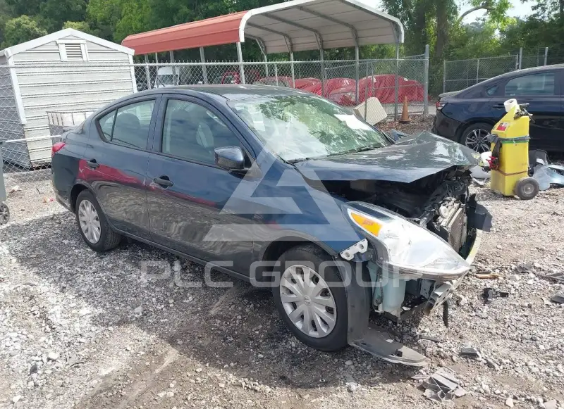 2017 Nissan VERSA фото