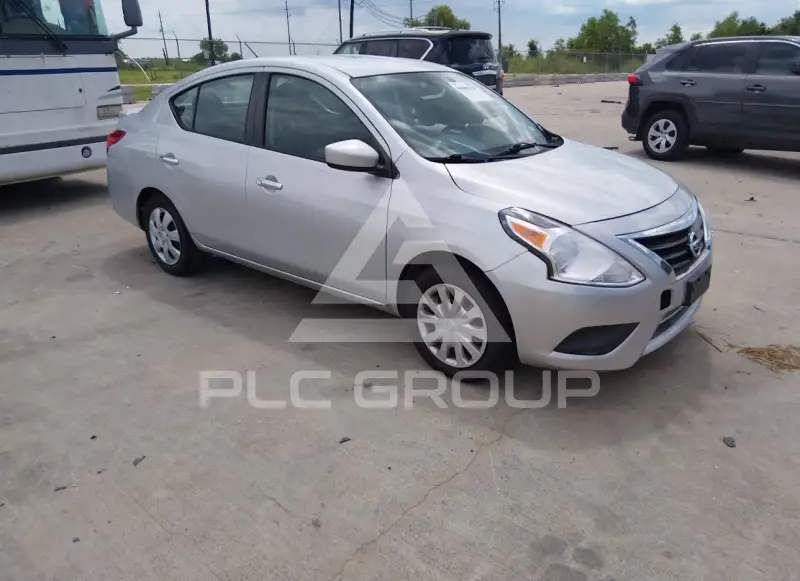 2017 Nissan VERSA фото