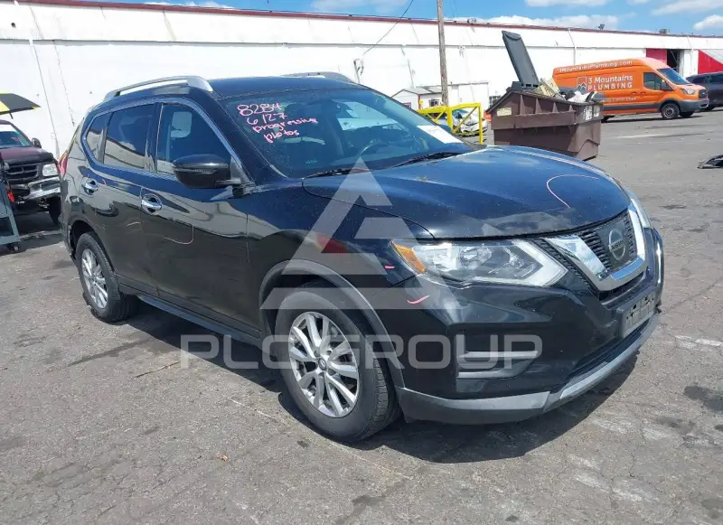 2017 Nissan ROGUE photo