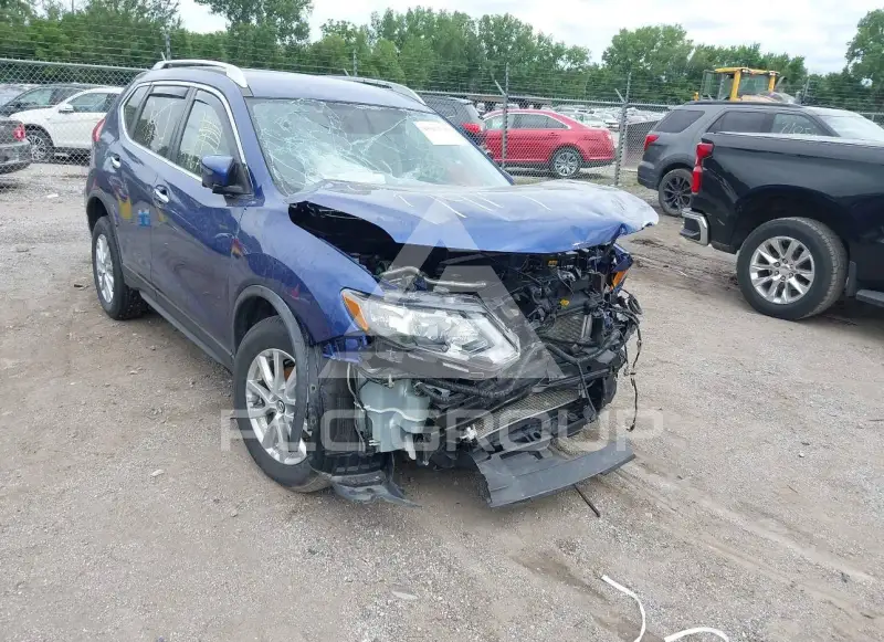 2017 Nissan ROGUE photo