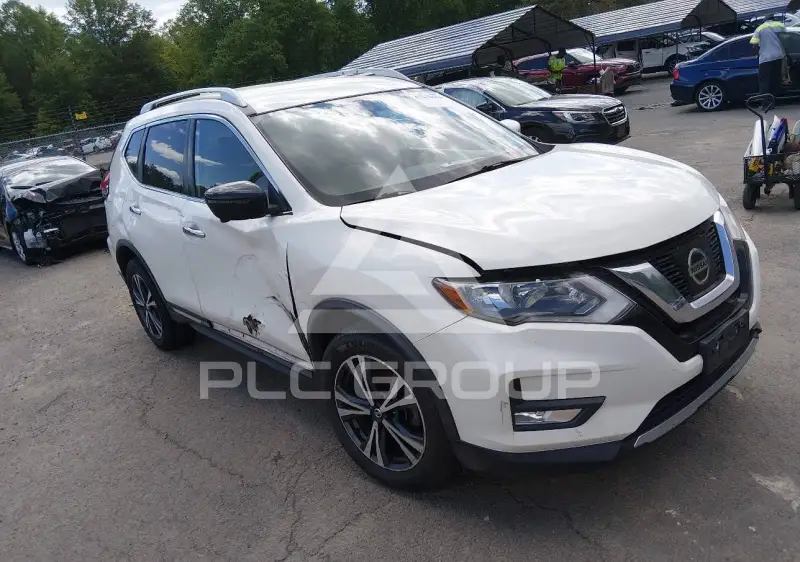 2017 Nissan ROGUE photo