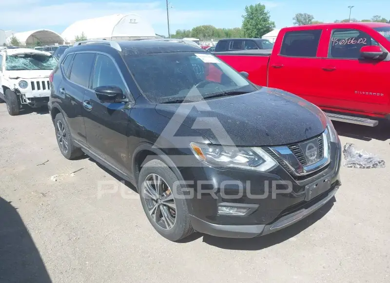 2017 Nissan ROGUE photo
