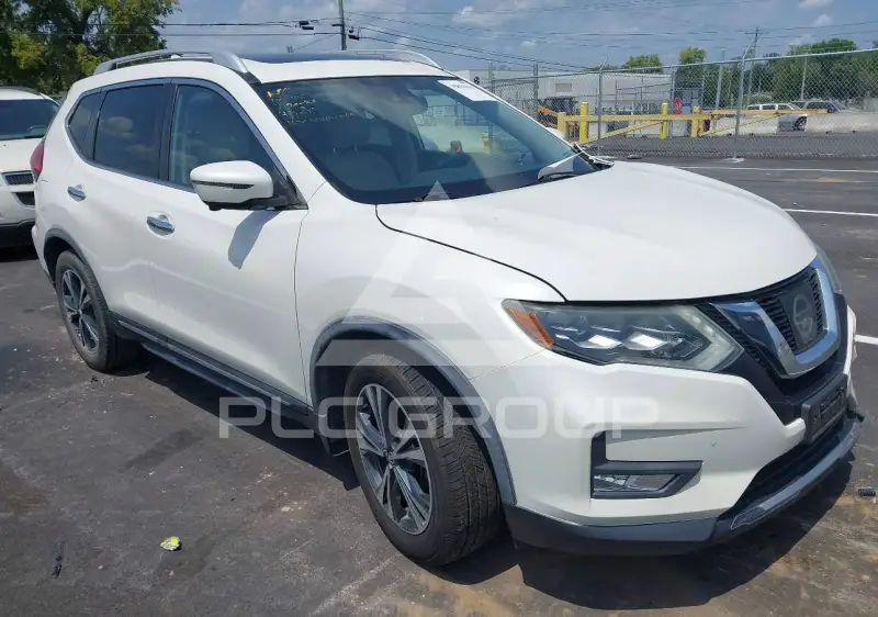 2017 Nissan ROGUE photo