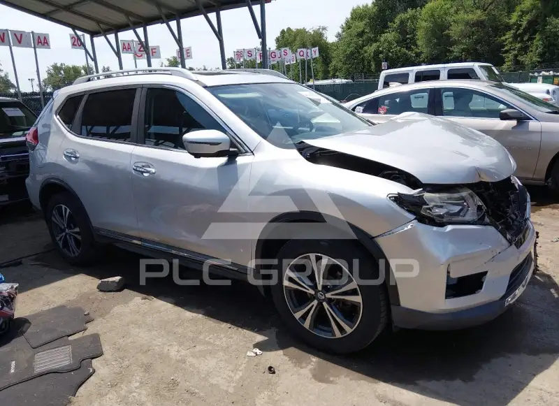 2017 Nissan ROGUE photo