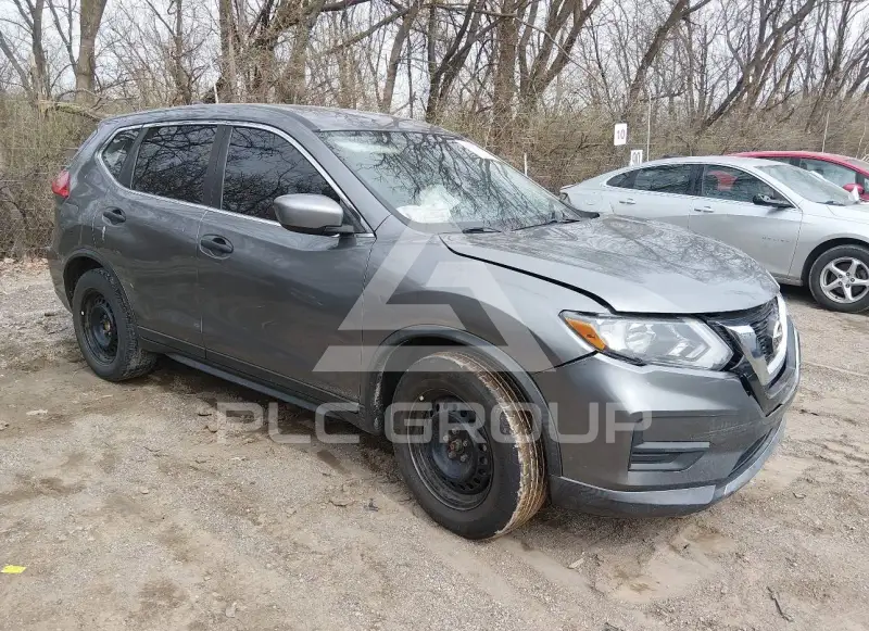 2017 Nissan ROGUE photo