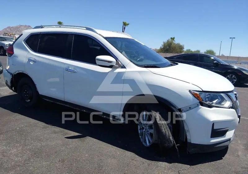 2017 Nissan ROGUE photo