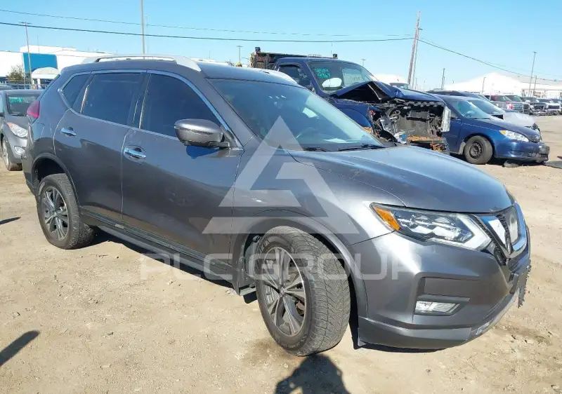 2017 Nissan ROGUE photo