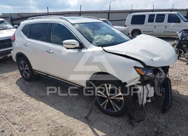 2017 Nissan ROGUE photo
