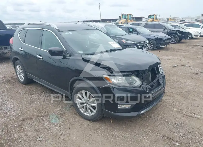 2017 Nissan ROGUE photo
