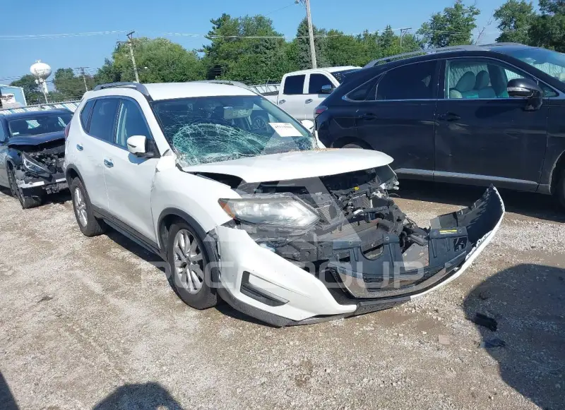2017 Nissan ROGUE photo