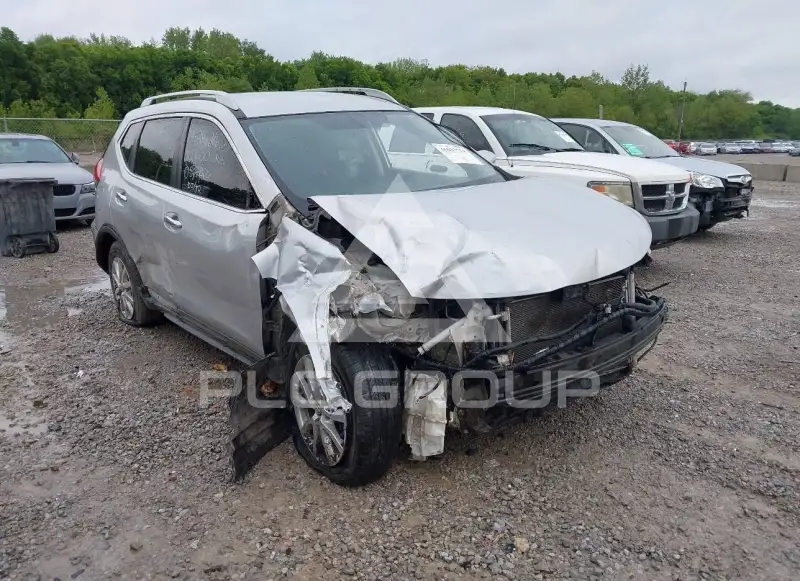 2017 Nissan ROGUE photo