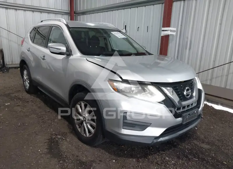 2017 Nissan ROGUE photo