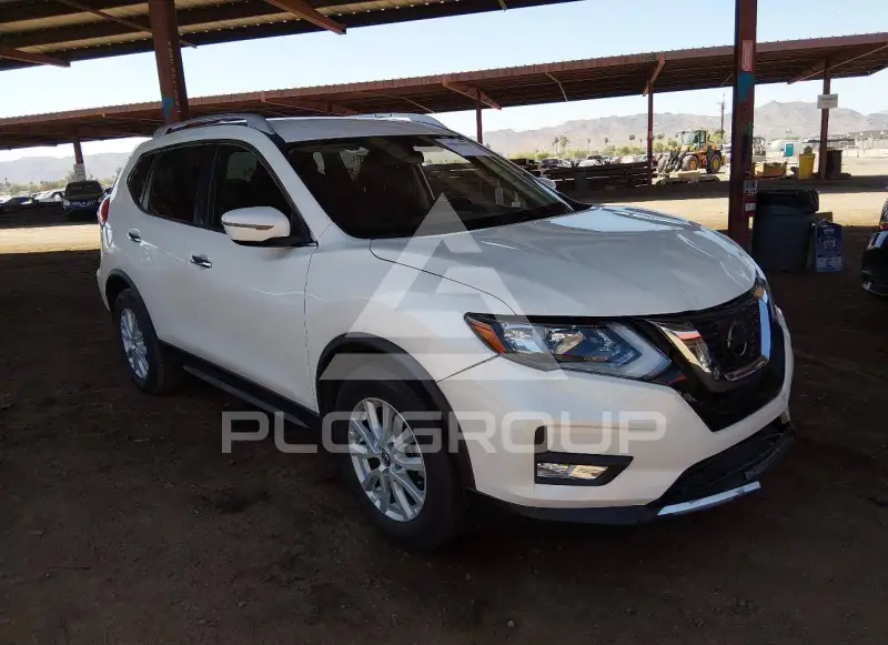 2017 Nissan ROGUE photo
