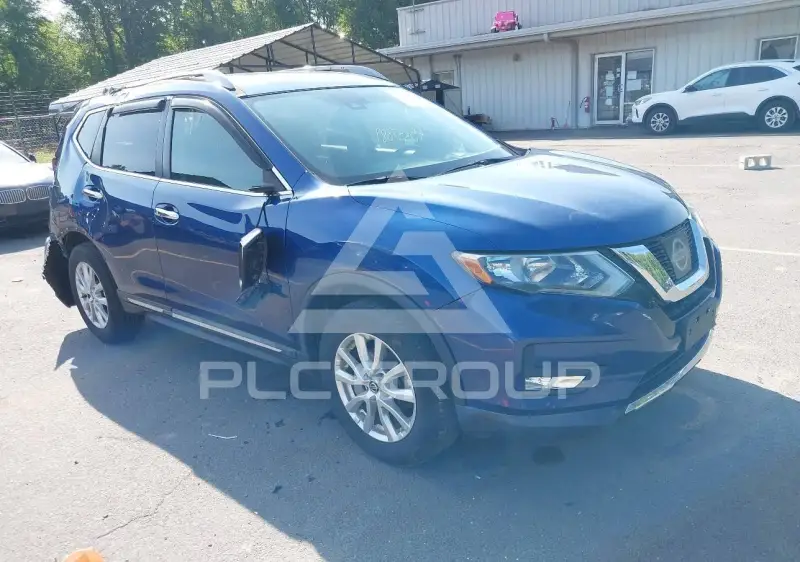 2017 Nissan ROGUE photo