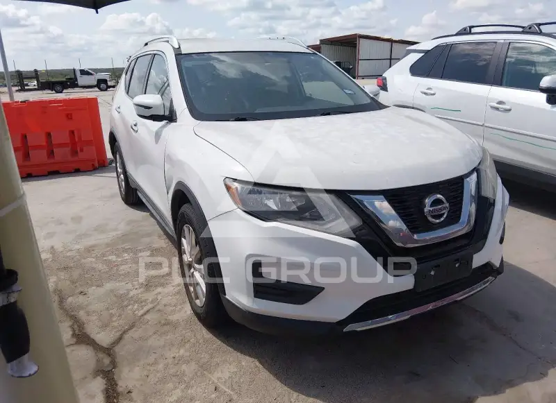 2017 Nissan ROGUE photo