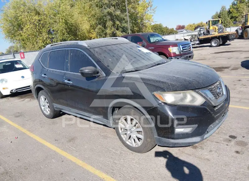 2017 Nissan ROGUE photo